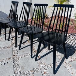 Set Of 4 Windsor Chairs 