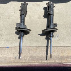 2013 Ford Mustang Front Struts( No Springs)