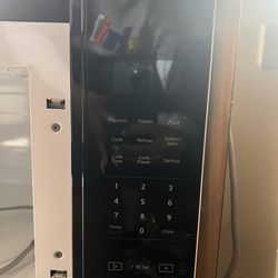 New/Used Whirlpool Range, Microwave, With Light, and Fan
