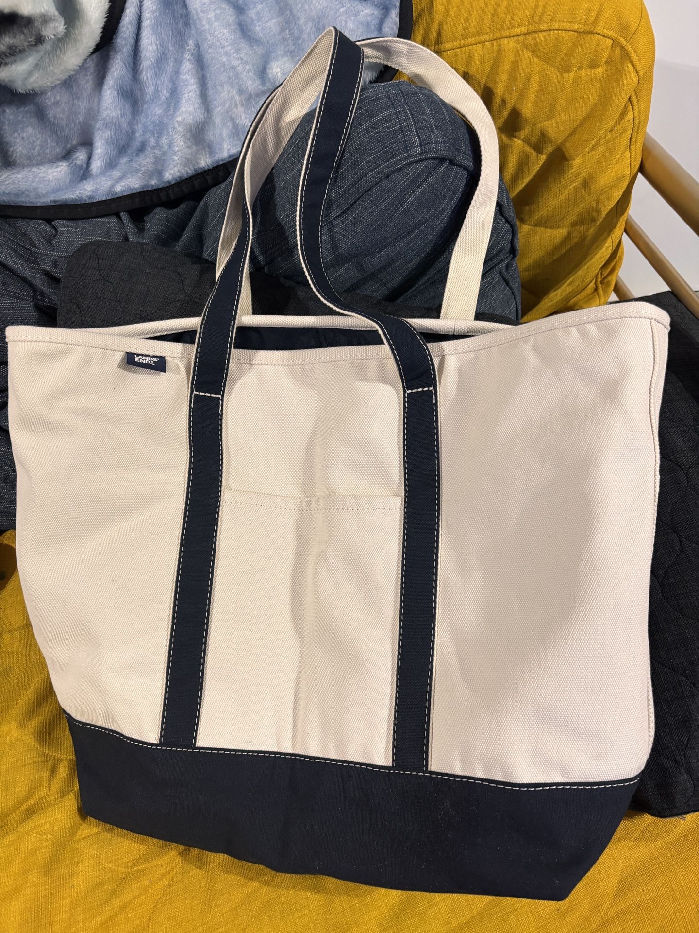 Lands’ End Extra Large 5 Pocket Zip Top Long Handle Canvas Tote Bag (like New)