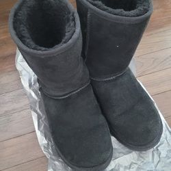 Authentic Ugg Size 7