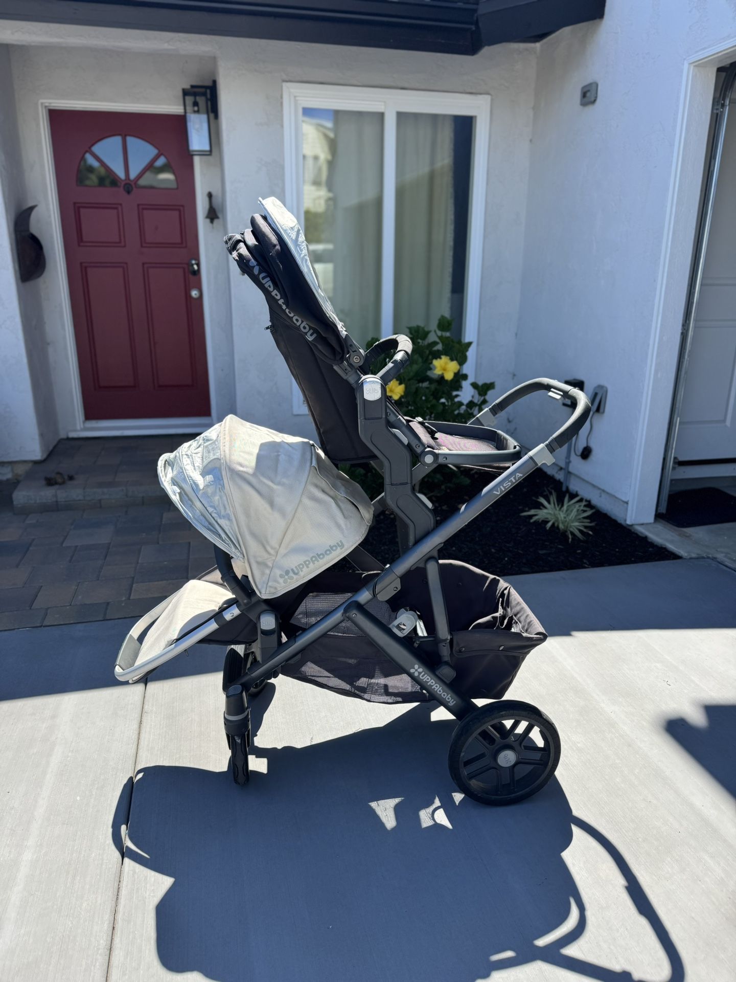 Uppababy Vista Double Stroller (with Rumble seat, Bassinet + More)