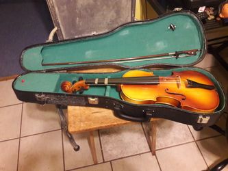 4/4 Bestler Violin/Case