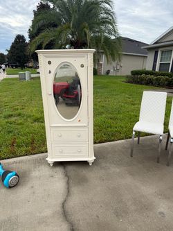 Moving sale