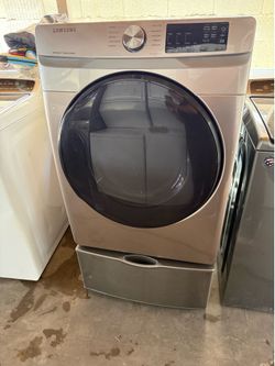 Samsung electric dryer 7.4 cuft with pedestal almost new with 45 days warranty