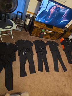5 pair of black scrubs