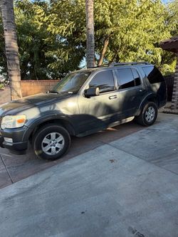 2010 ford explorer xlt