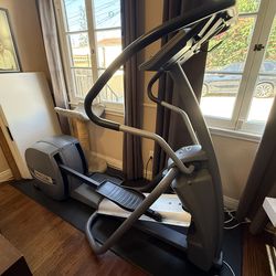 Precor  Elliptical Machine EFX 5.23 with mat
