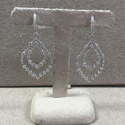 Good Dangle Earrings 