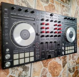 FOR  SALE    PIONNER   DDJ  SX2   CONTROLLER     ( NEGOTIABLE )