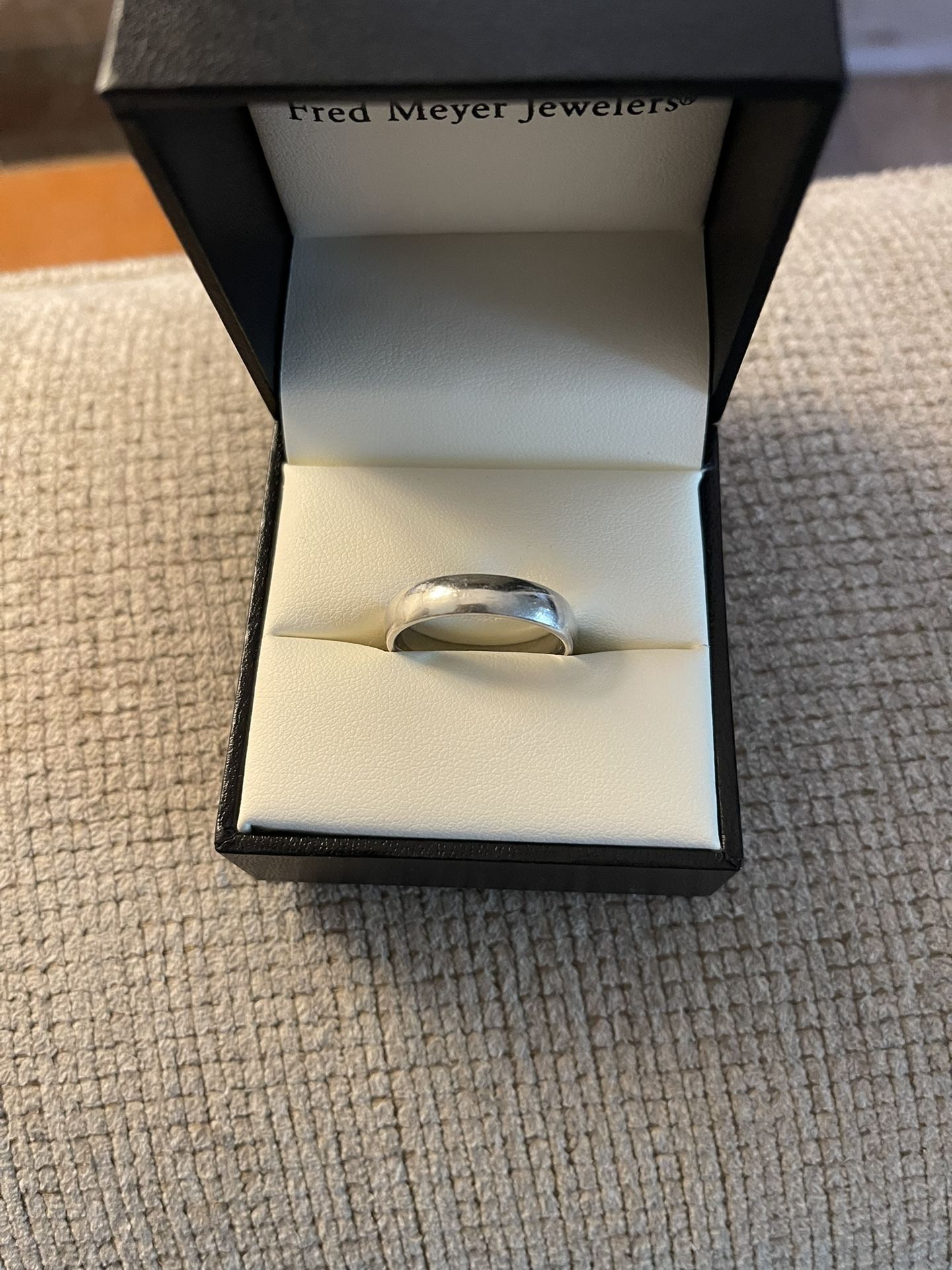 Sterling silver men’s wedding band