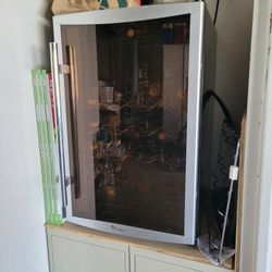 Magic Chef Wine Fridge Beverage Cooler