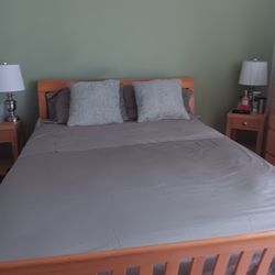 Queen Bedframe With FREE matress/boxspring.