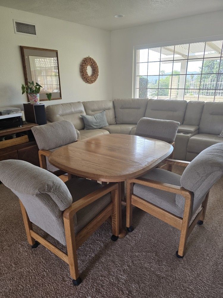 Dining Room Table ( 4 Chairs )