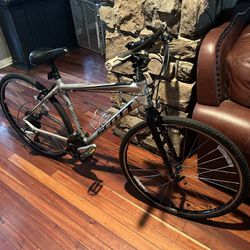 Scott Hybrid medium Size Bike Like New Ready To ride