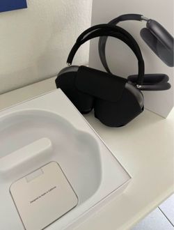 Midnight Black AirPod Maxes