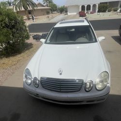 Mercedes Benz Station Wagon 