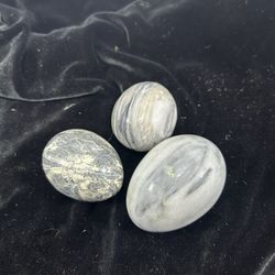 Vintage Alabaster Stone Eggs Paperweight Set Of 3