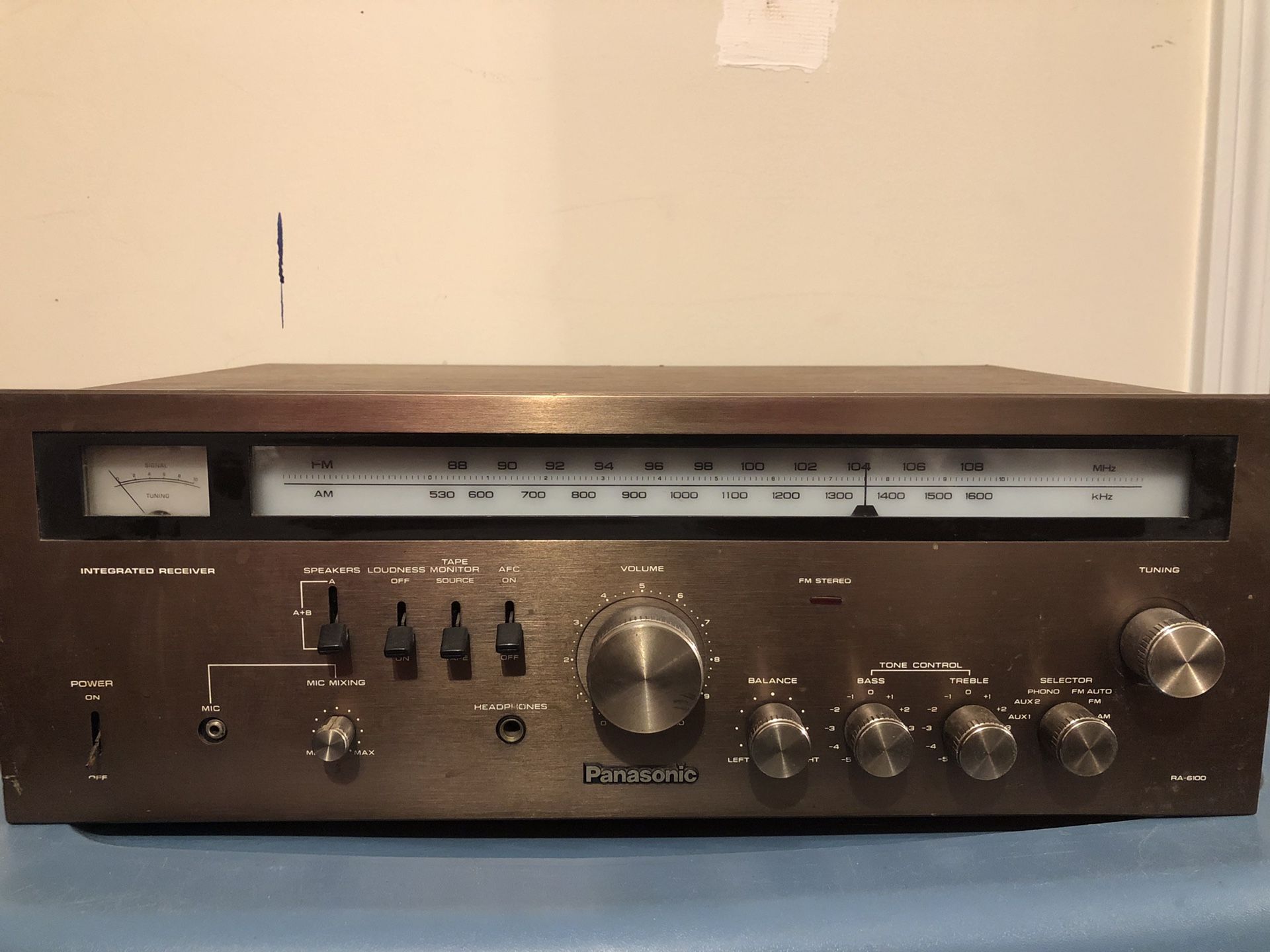 Vintage Panasonic RA-6100 70 Watt Integrated Stereo Receiver
