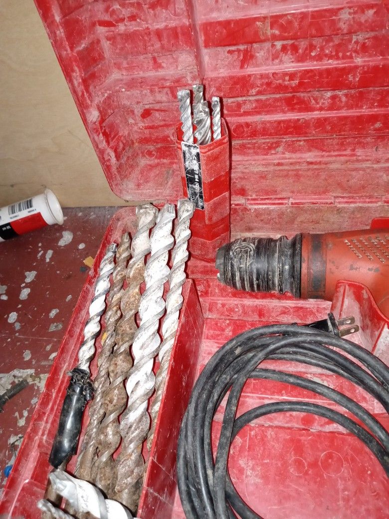 Hammer Drill W Bits