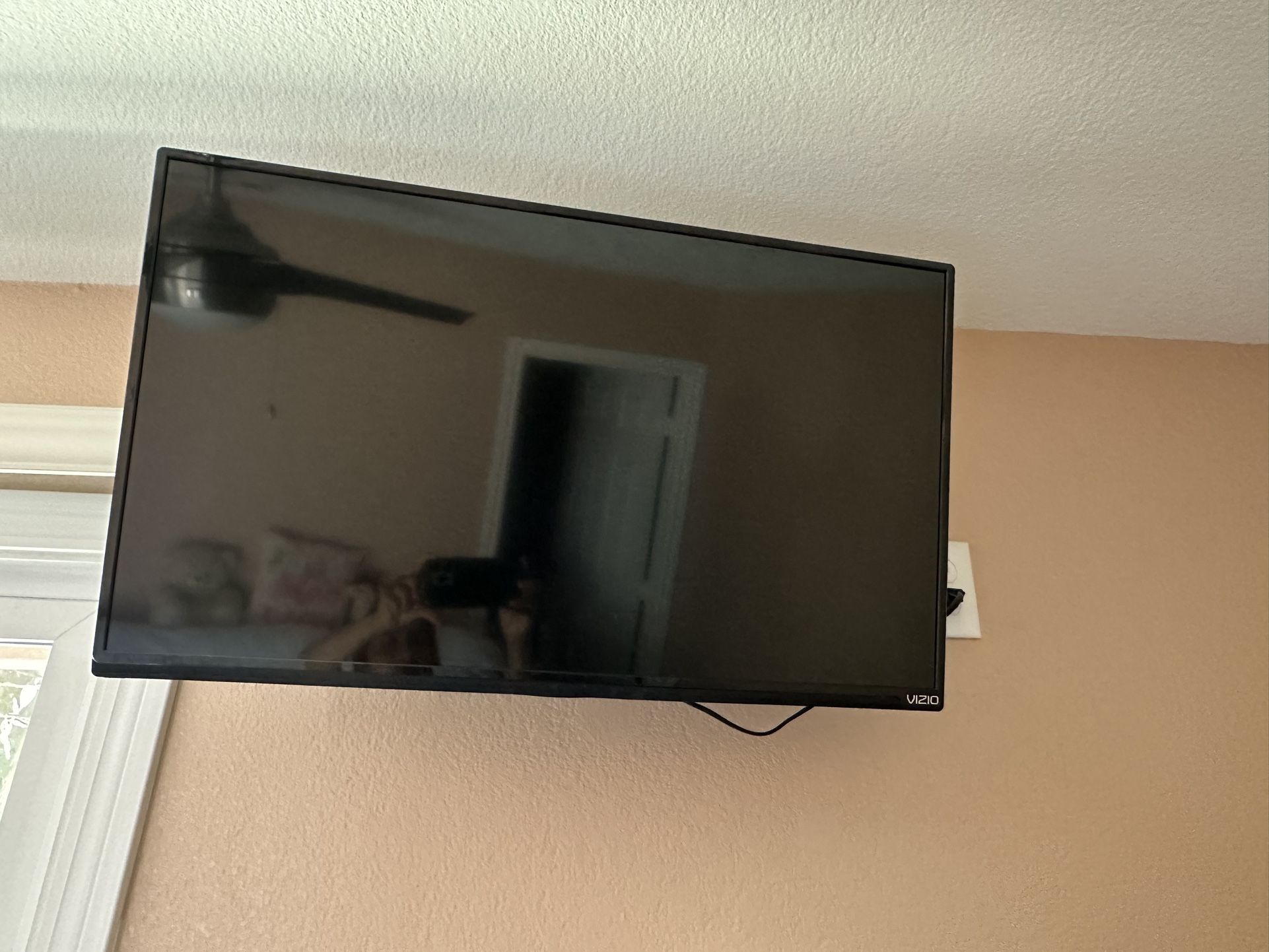 Vizo Smart Tv ONLY 32 Inch