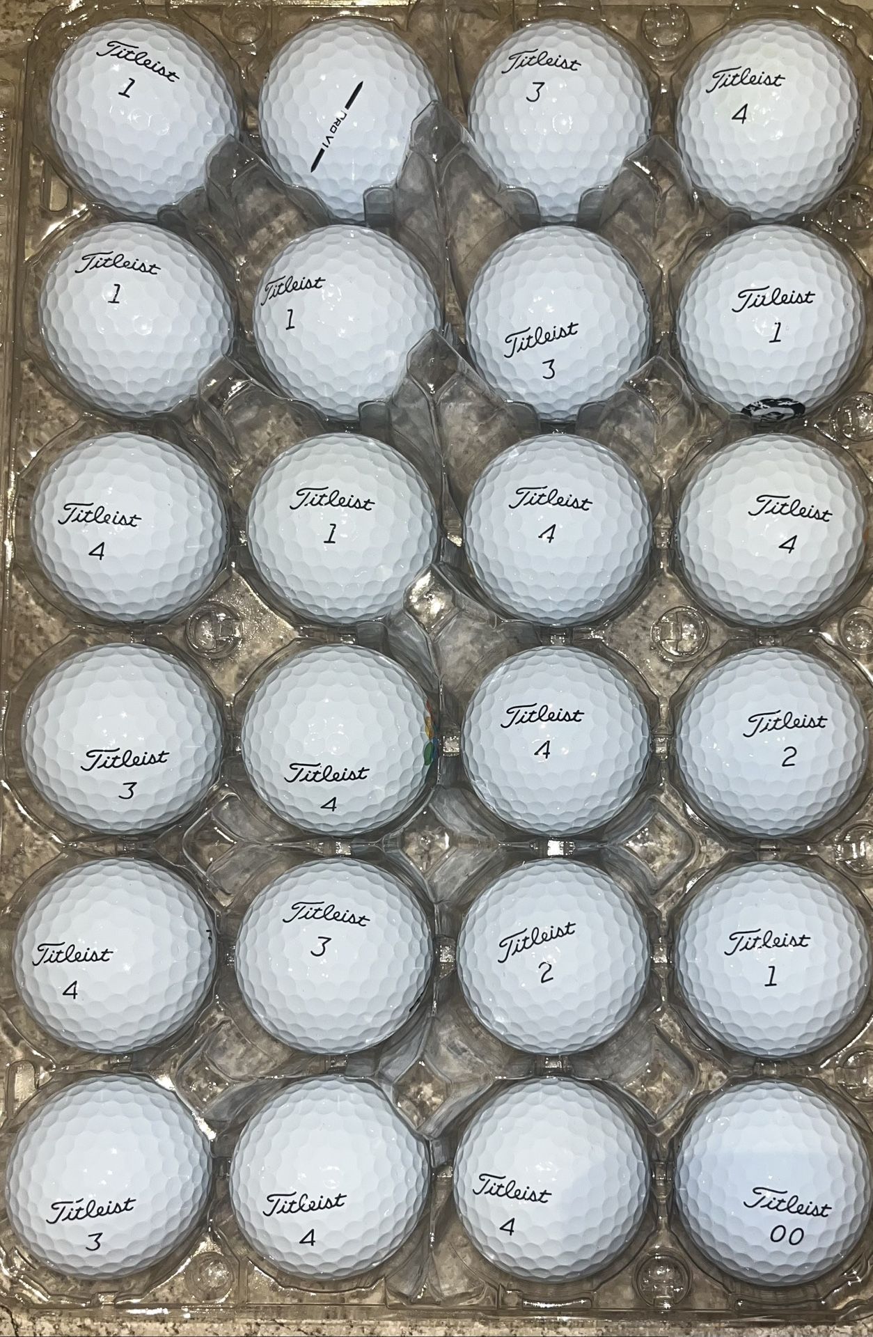 24 Like New Titleist Prov1 Golf Balls As Pictured ⛳️