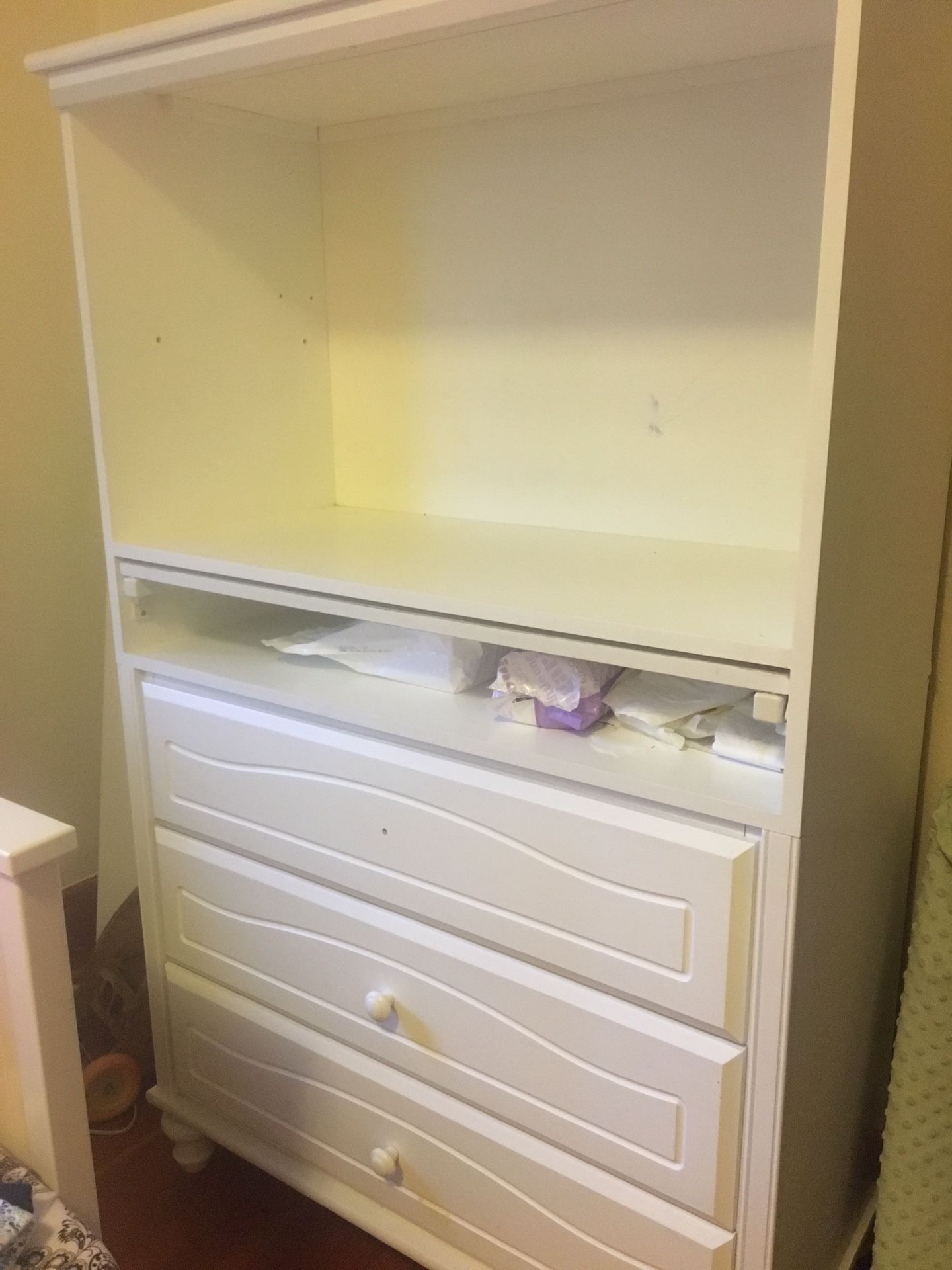 Changing table dresser