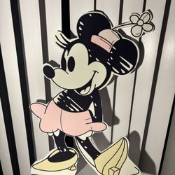 Minnie Mouse Disneyland Friends Character Cutouts Party Decorations 