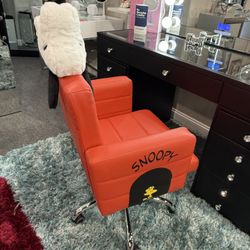 SNOOPY ACCENT CHAIR 