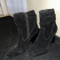 Black suede Booties