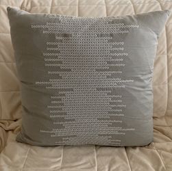 Gray Pillow with Zip Off Cover 18“ x 18“ - New