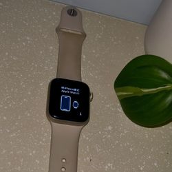 Apple Watch SE 2nd Gen 32.0 agin