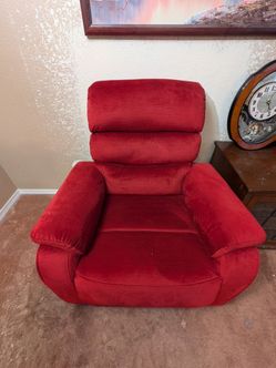 MCombo Red Power Recliner - Like New - $225