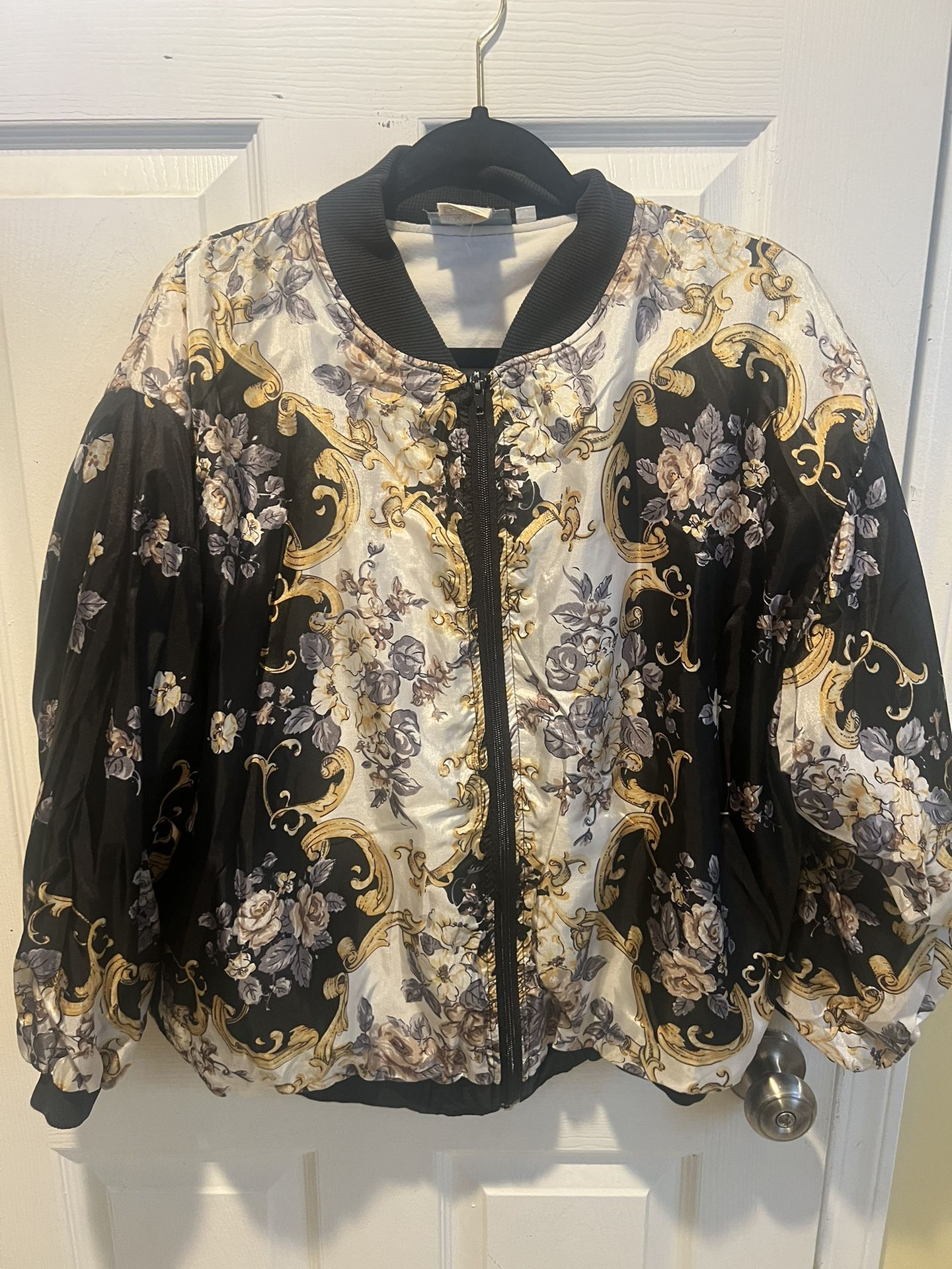 Women’s Jacket Medium