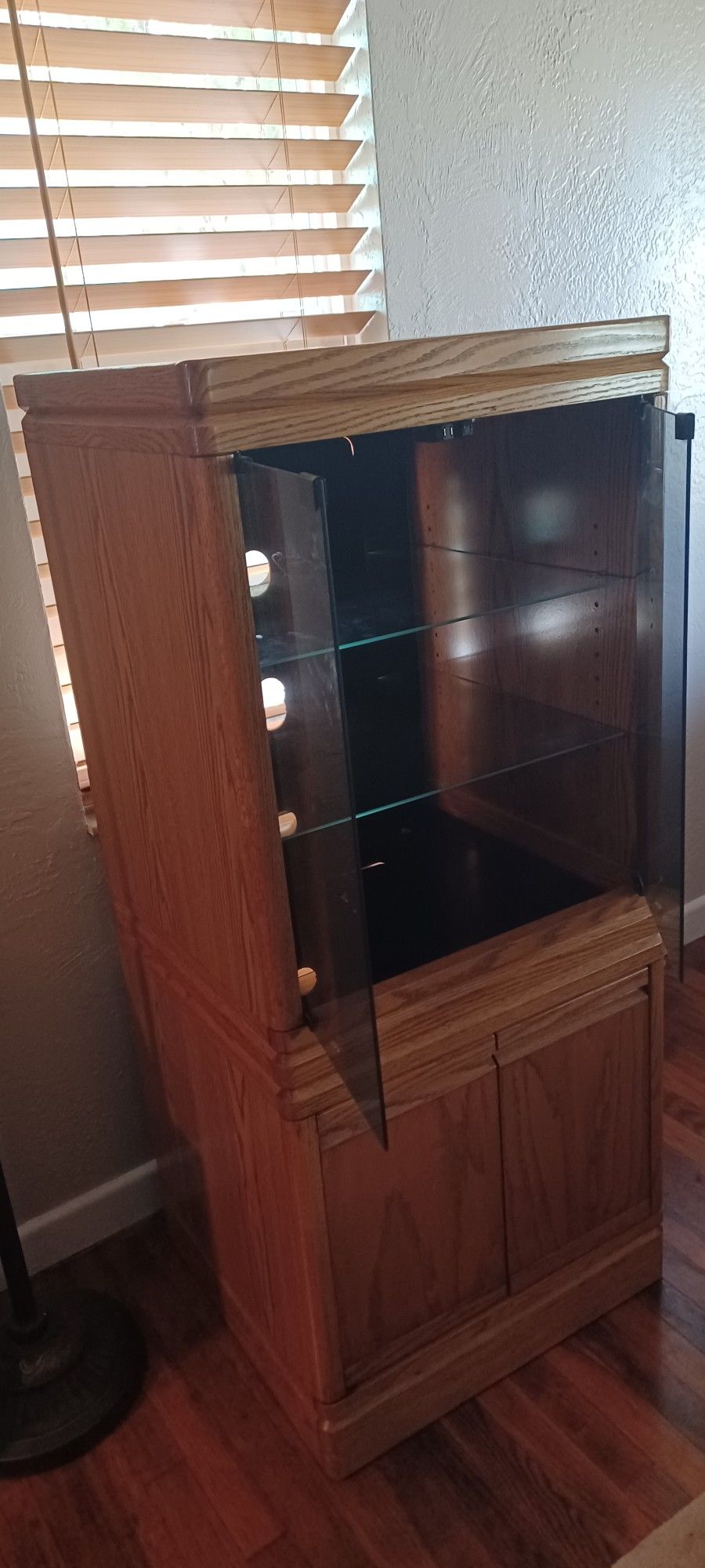 Entertainment Cabinet- 2 glass shelfs- 2 drawers and Dble glass doors