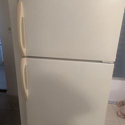 REFRIGERATOR MAGICCHEF 28 INCH WIDE