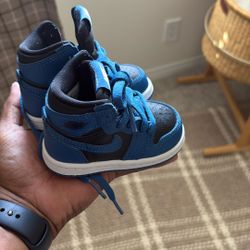 Jordan 1 Royals 4c