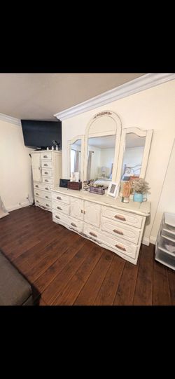 shabby chic dresses and 2 night stands!