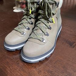 Women’s Sorel Hiking Boots 