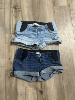  Maternity Jean Shorts Size 8 
