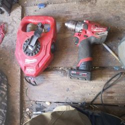 Milwaukee Drill With Battery And Milwaukee Chat Line $30