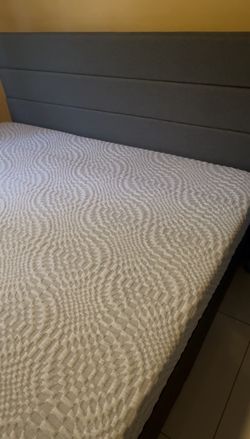 King Size Bed Frame & Memory Foam Sealy Mattress
