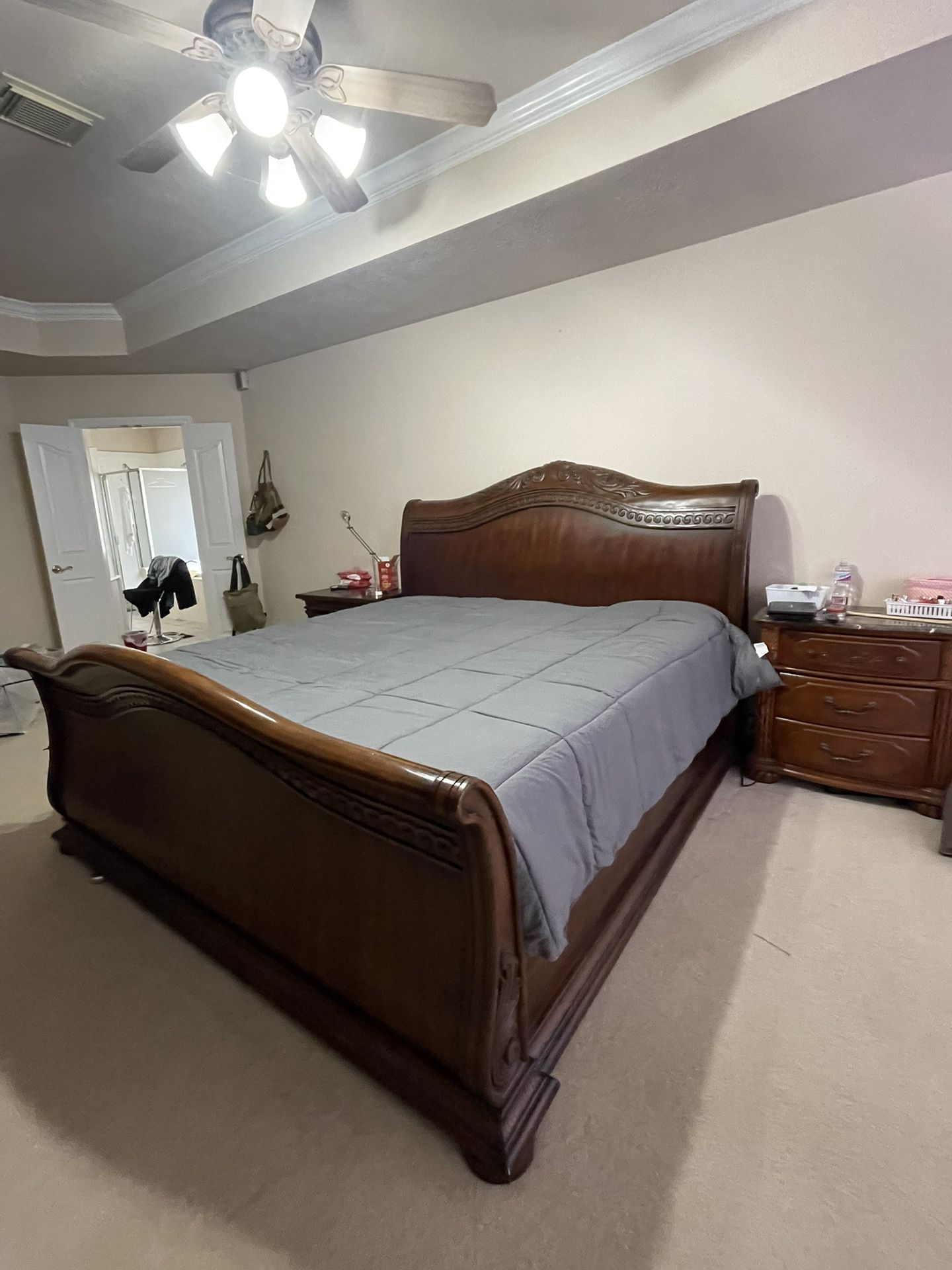 Moving Out Sale!  Great Deal - King Size - Sleigh Bedroom.   4 Piece S