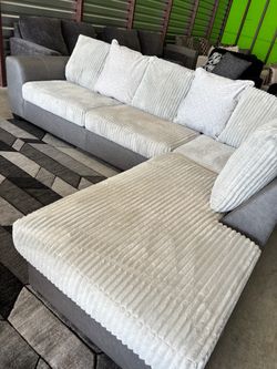 Ashely furniture couch sofa sectional (DELIVERY AVAILABLE)