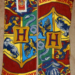 2 New Harry Potter House Crests Beach Towel, 28" x 58" Wizarding World/ Warner Bros

Experience the magic of Harry Potter with this stunning beach tow