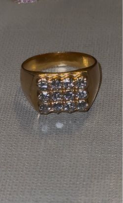 22kt Gold Ring With Natural Diamonds