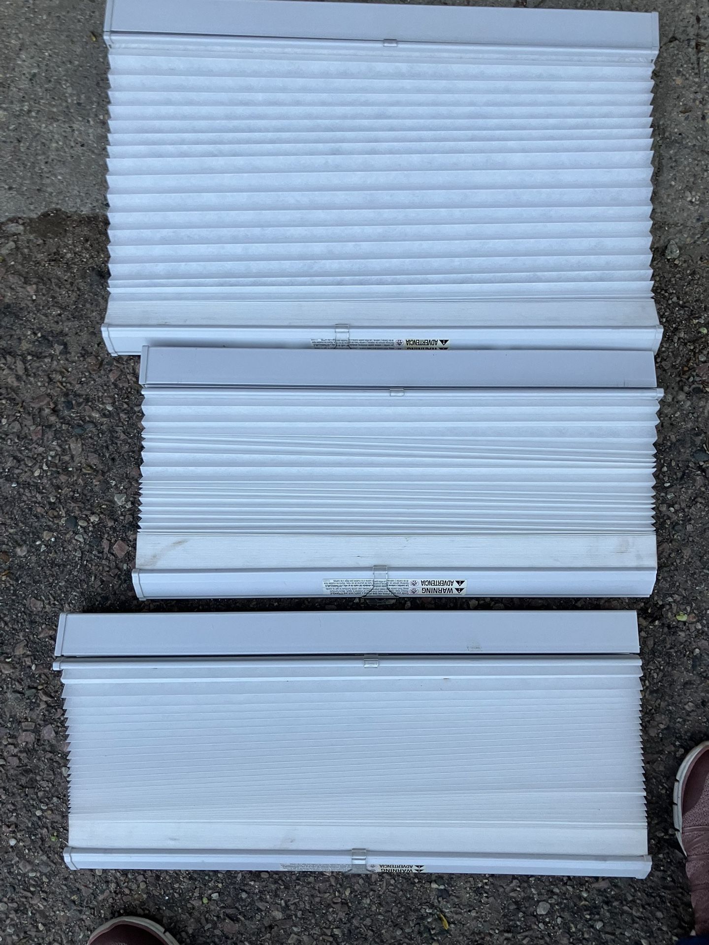White accordion blinds assorted sizes