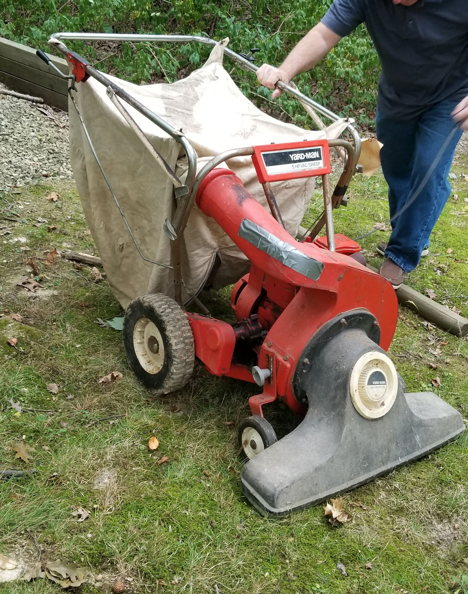 Yard man 5 HP Vac Sweep Leaves