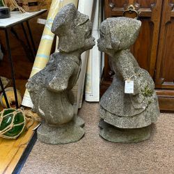 Kissing Dutch Garden Statues 