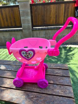 Minnie Mouse shopping cart